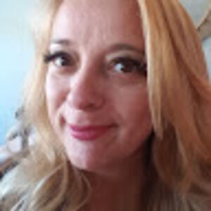 Meet your Posher, Carmela